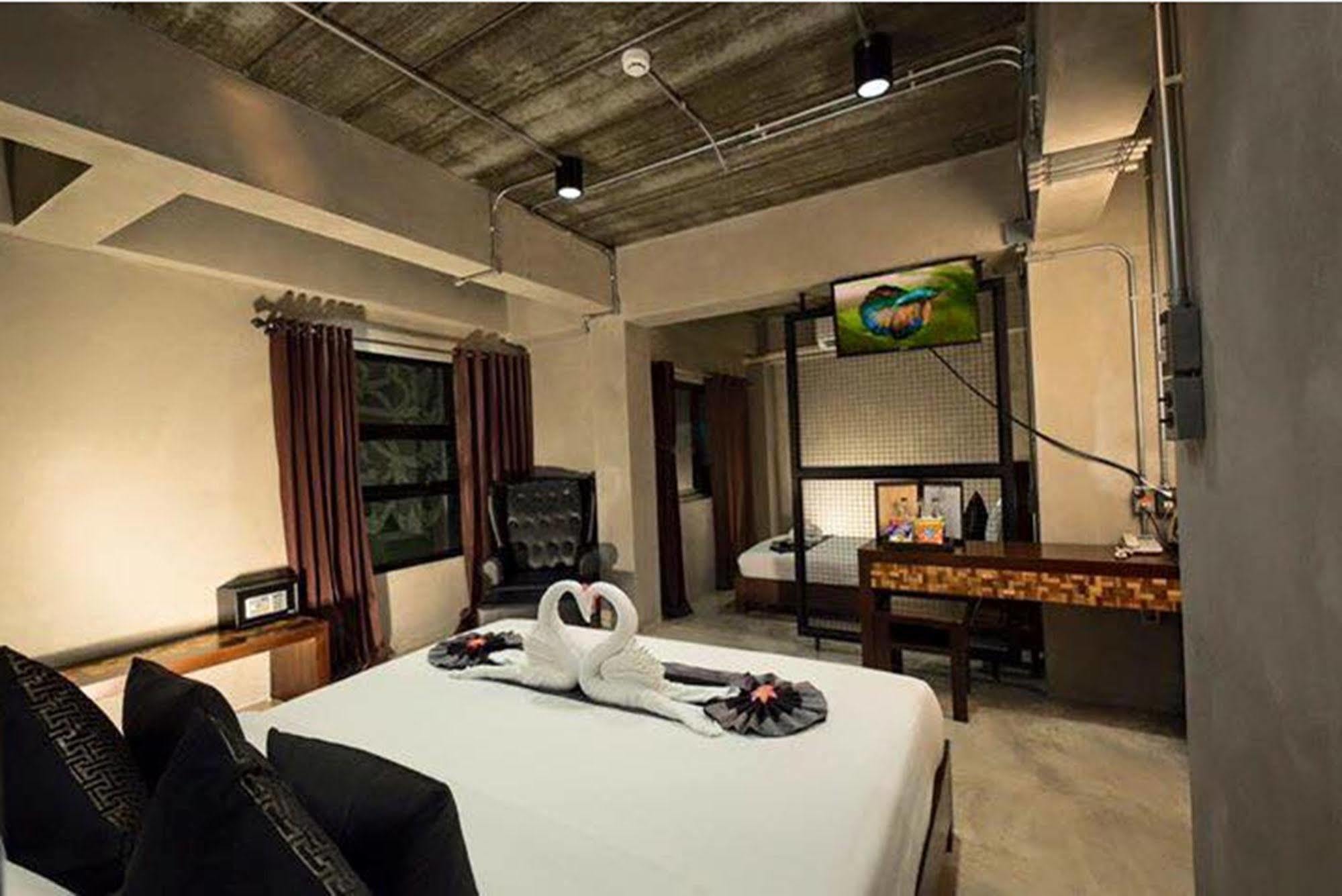 Hotel Thapae Loft Chiang Mai Exterior foto