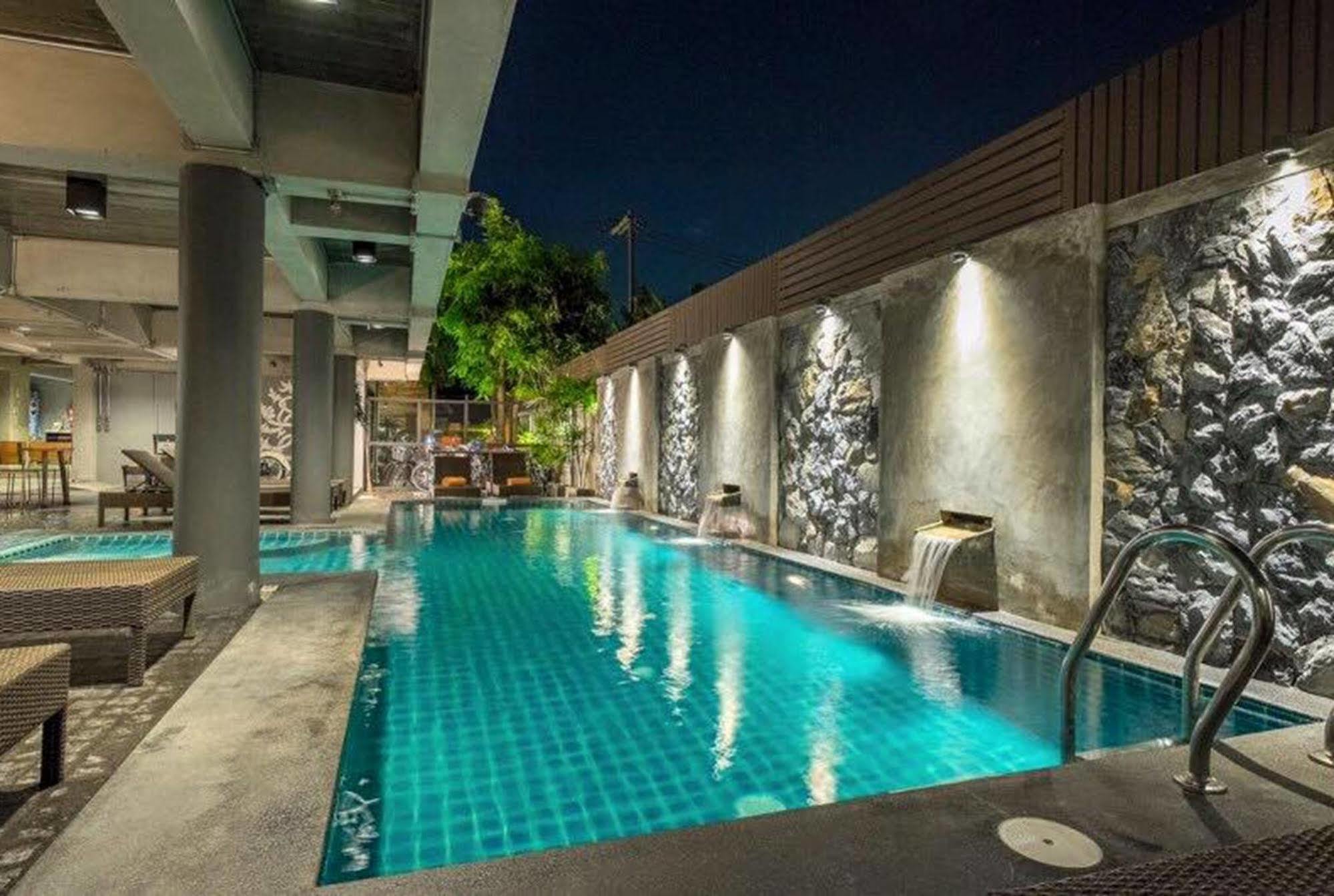 Hotel Thapae Loft Chiang Mai Exterior foto